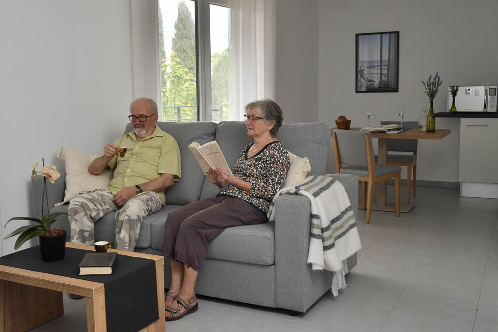 Un couple au Domaine de l'Orangerie, Résidence Services Seniors Occitalia à Montpellier